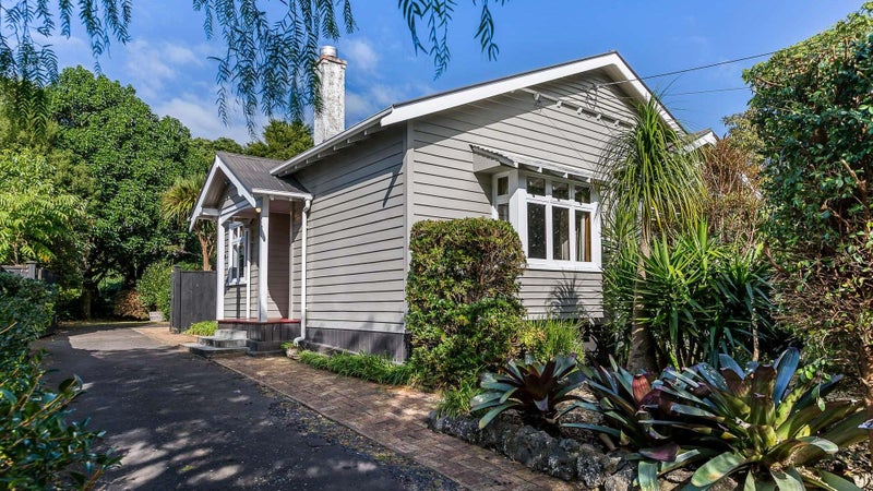 48 Malvern Road, Morningside, Auckland - Carousel 1