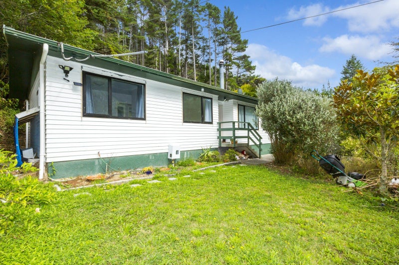 76 Elmslie Road, Pinehaven, Upper Hutt - Carousel 1