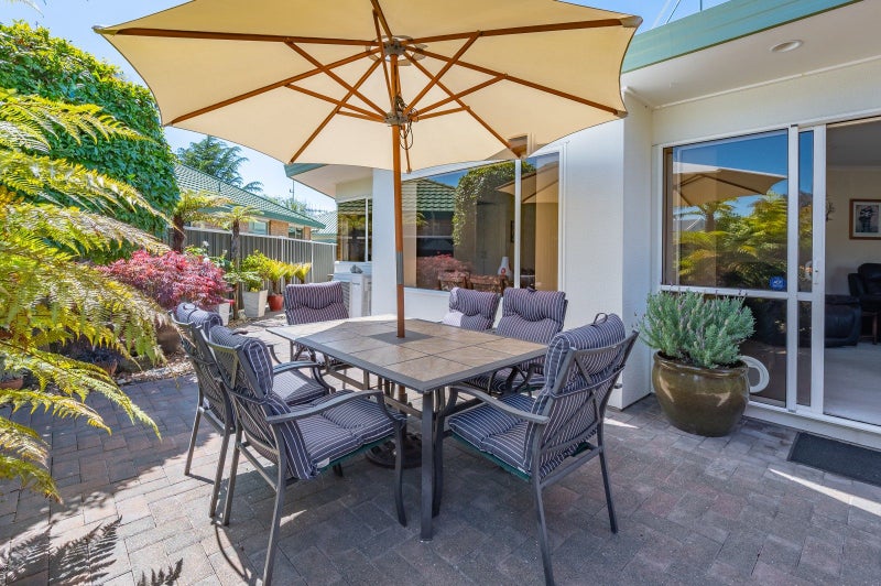 26 Kensington Drive, Taradale, Napier - Carousel 2