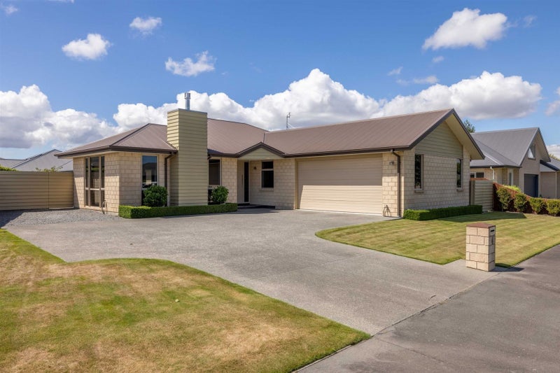 4 Mariposa Crescent, Aidanfield, Christchurch - Carousel 1