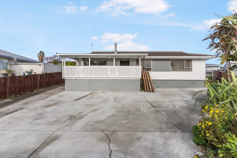 6 Iris Place, Clendon Park, Auckland - Carousel 2