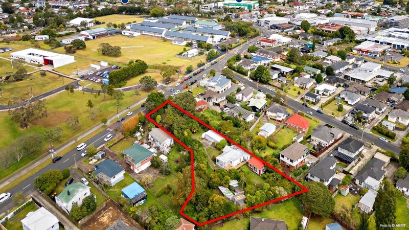 14 Archibald Road, Kelston, Auckland - Carousel 1