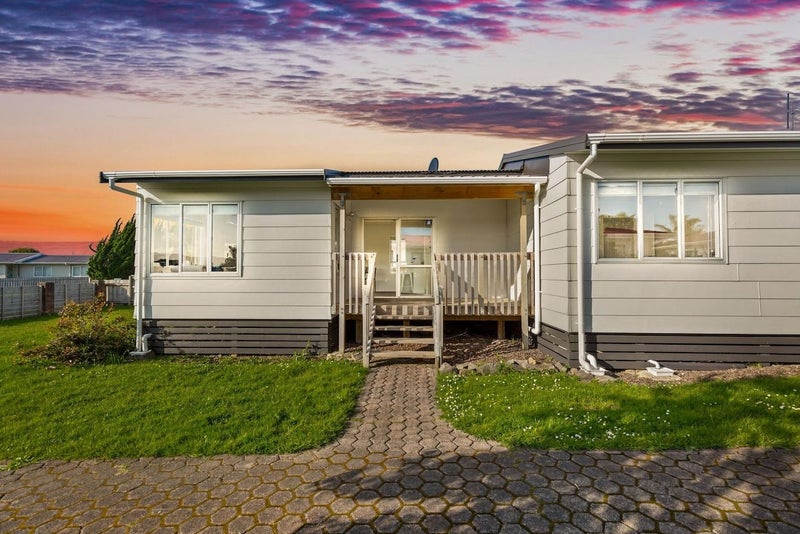 26 Hinerau Street, Henderson, Auckland - Carousel 1