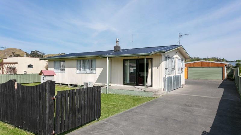 6 Ralph Street, Tamarau, Gisborne - Carousel 1