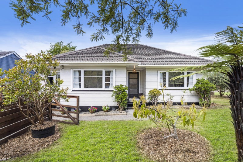 1095 Coatesville-Riverhead Highway, Riverhead, Riverhead - Carousel 1