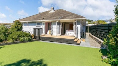 37 Lynda Avenue, Paparangi, Wellington - Carousel 1