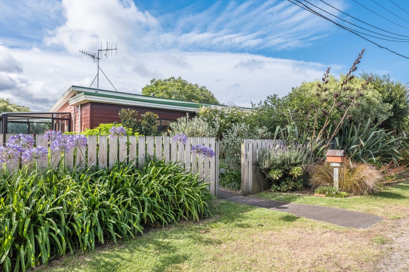 1 Herbert Avenue, Raumati South, Paraparaumu - Carousel 19