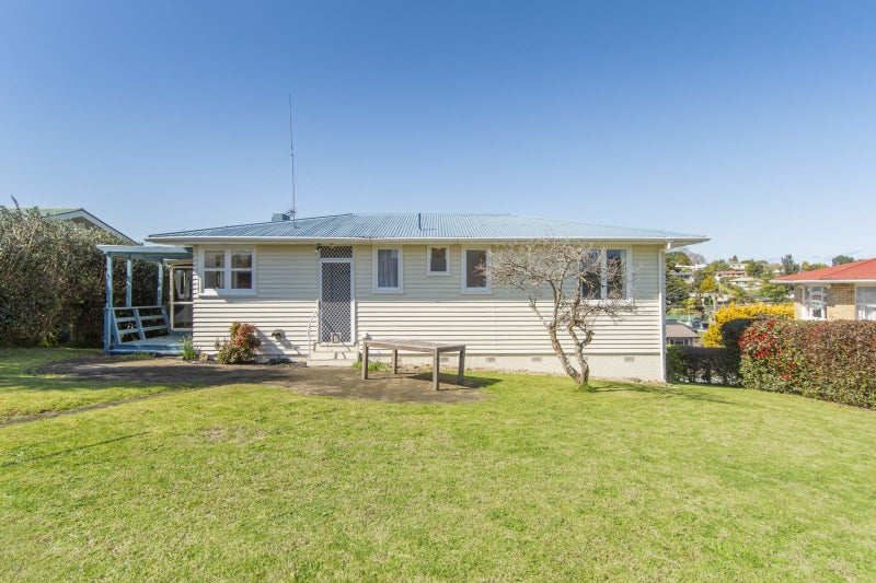 6 Kingswood Road, Brookfield, Tauranga - Carousel 2