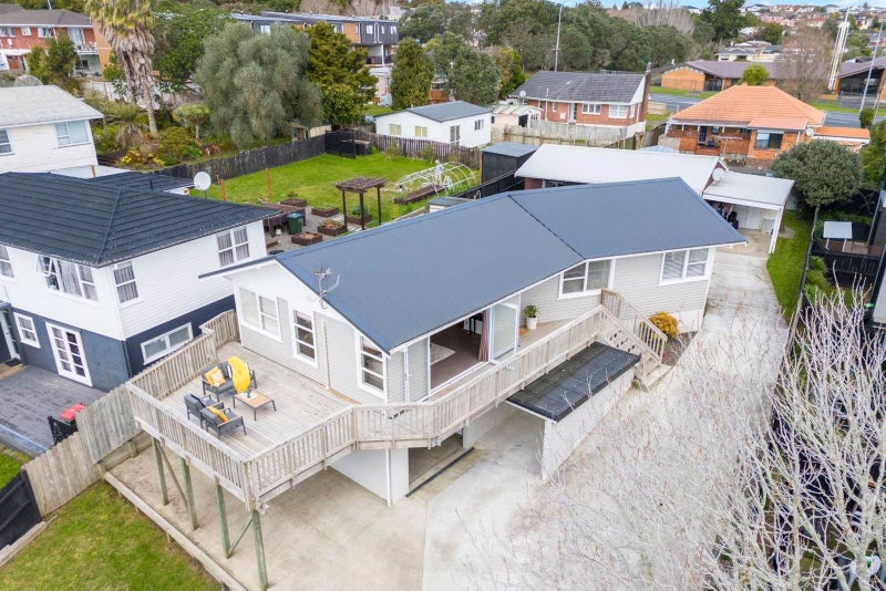 27 Willoughby Avenue, Howick, Auckland - Carousel 1