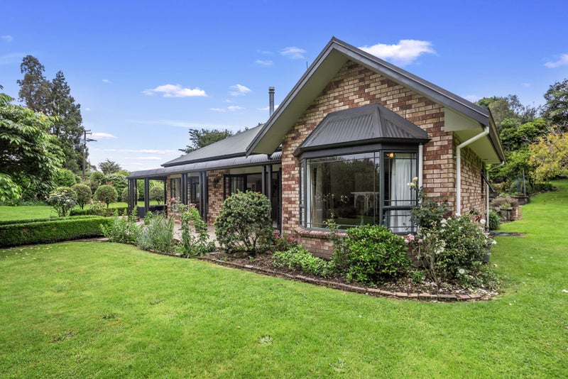 21 Thorn Road, Lower Kaimai - Carousel 2