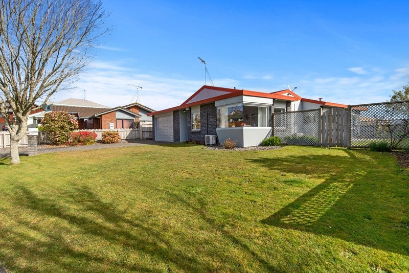 240 Grandview Road, Western Heights, Hamilton - Carousel 15