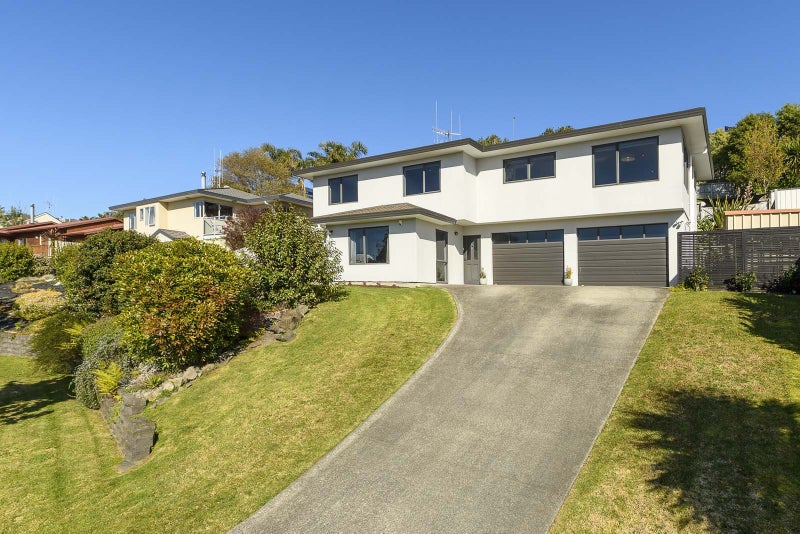 30 Waipuna Grove, Welcome Bay, Tauranga - Carousel 1