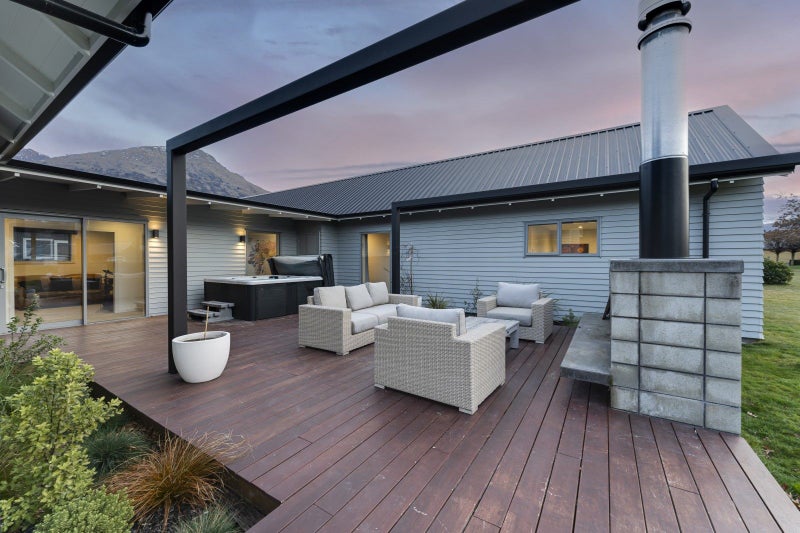 6 Quarry Place, Lake Hayes, Queenstown - Carousel 2