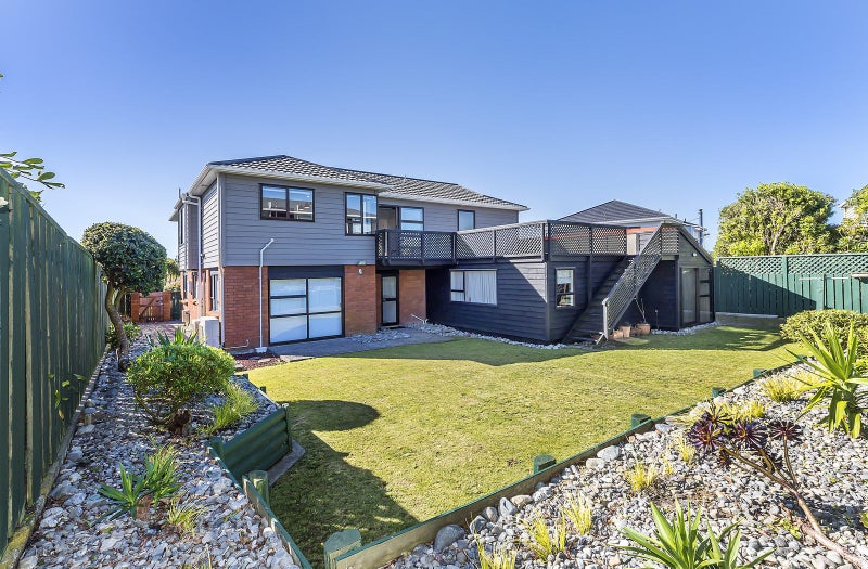 3 Shastri Terrace, Khandallah, Wellington - Carousel 2