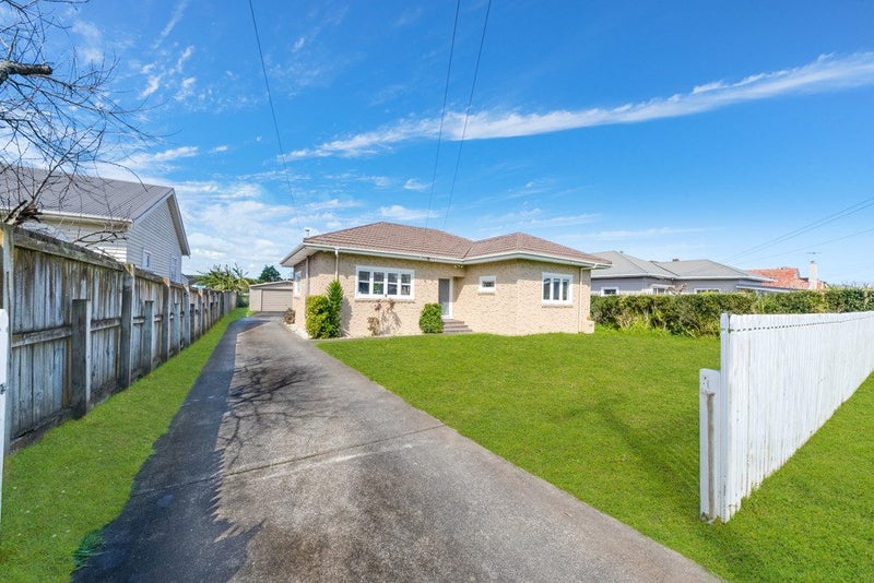 4 Jellicoe Street, Otahuhu, Auckland - Carousel 1