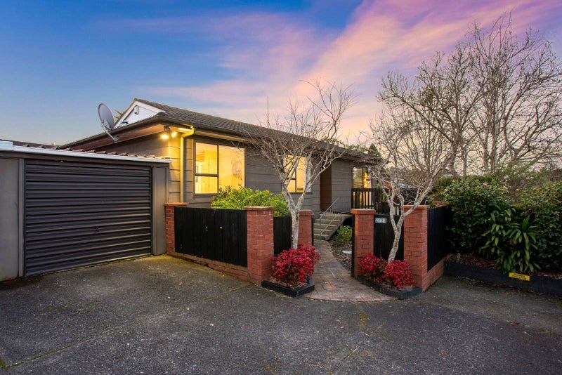 21B Glucina Place, Glen Eden, Auckland - Carousel 2
