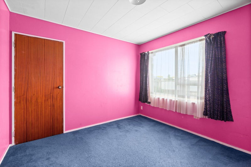 17 Kirkcaldy Crescent, Flaxmere, Hastings - Carousel 1