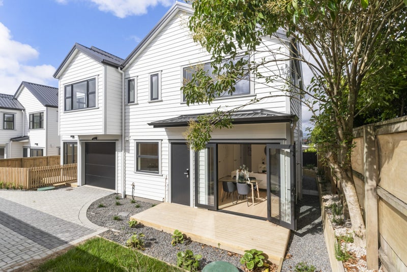 53 Alberta Street, Point Chevalier, Auckland - Carousel 1