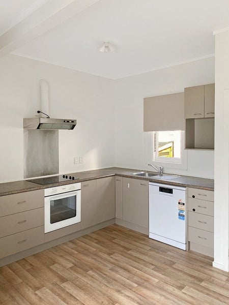 94 Limbrick Street, Terrace End, Palmerston North - Carousel 2