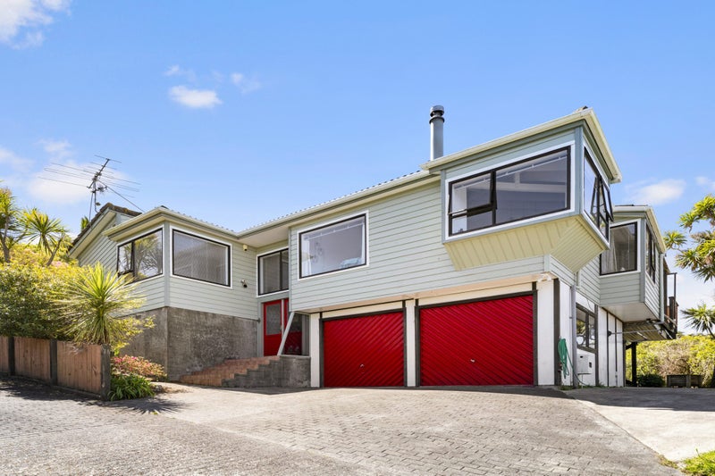 16 Westpoint Avenue, Harbour View, Lower Hutt - Carousel 1