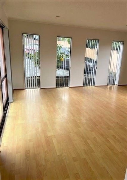 228 Glamorgan Drive, Northcross, Auckland - Carousel 2