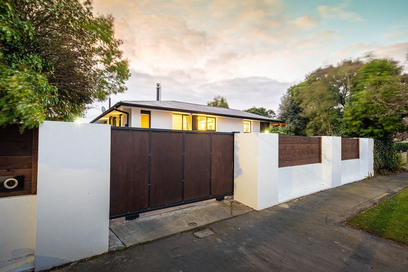 27 Jenkins Avenue, Redwood, Christchurch - Carousel 23