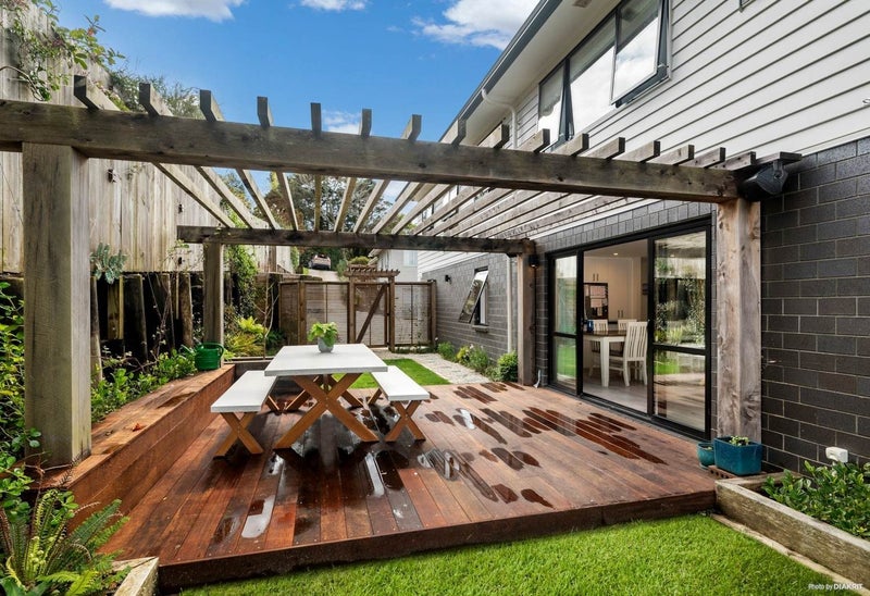 5A Geoffrey Road, Torbay, Auckland - Carousel 2