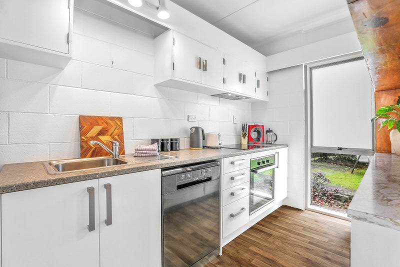 100 Lake Road, Koutu, Rotorua - Carousel 1