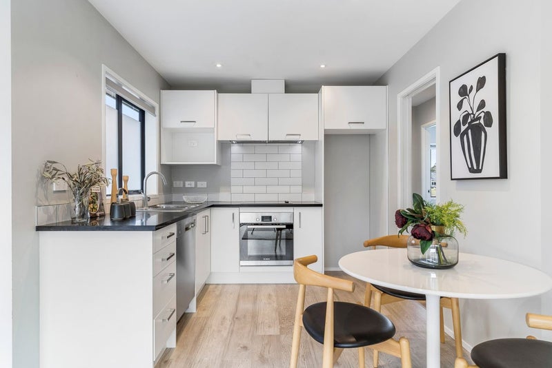 17 Kahika Grove, Huapai, Kumeu - Carousel 1