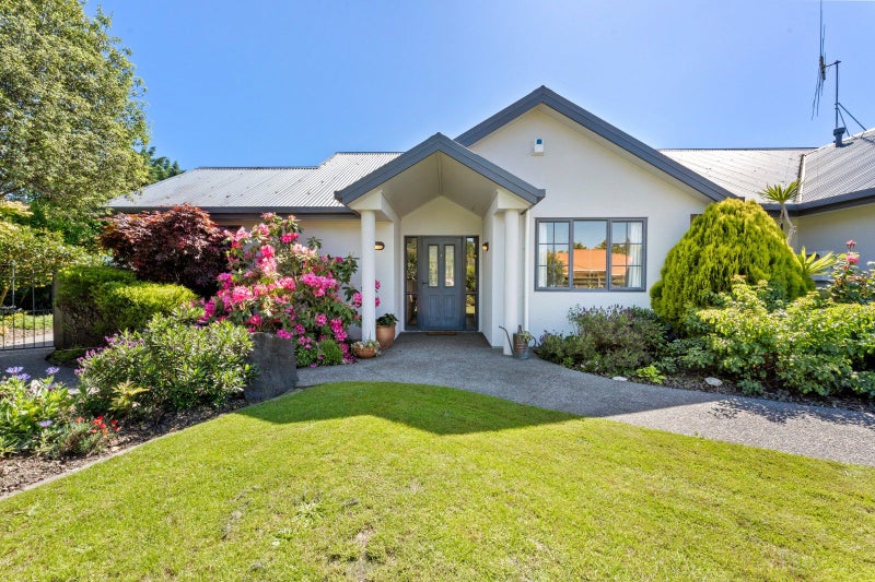 10 Carlow Grove, Birchville, Upper Hutt - Carousel 1