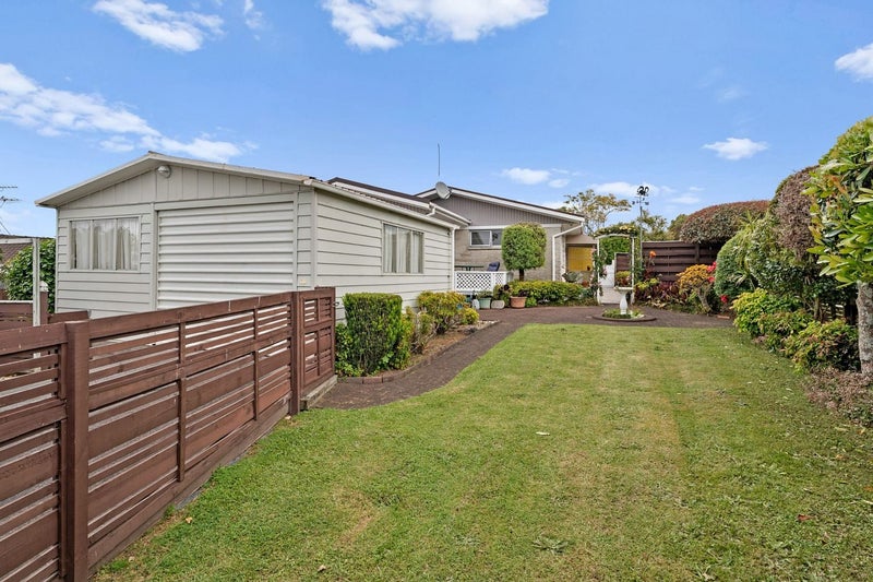 1/30 Pegler Drive, Howick, Auckland - Carousel 1