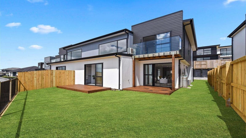 1/42 Rose Berry Crescent, Flagstaff, Hamilton - Carousel 1