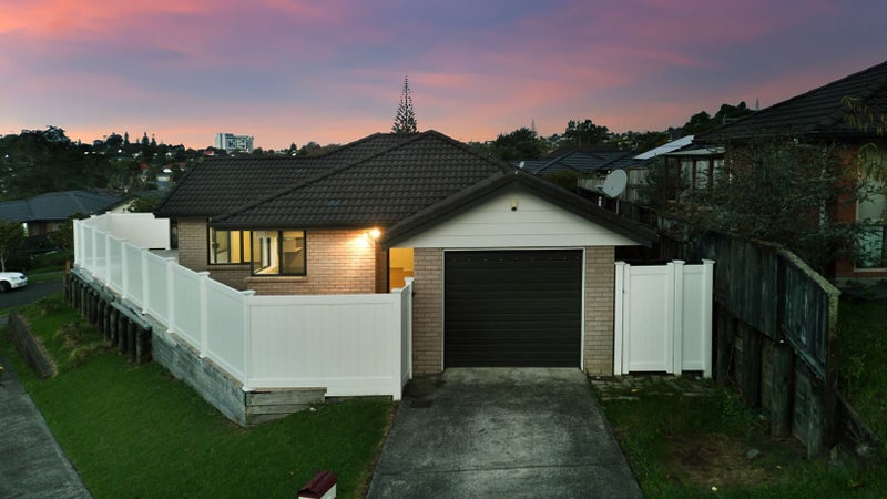 7 Anna Lane, Glen Eden, Auckland - Carousel 1