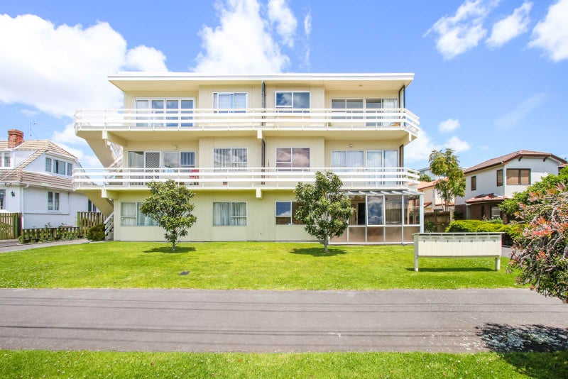 11/9 Marau Crescent, Mission Bay, Auckland - Carousel 1