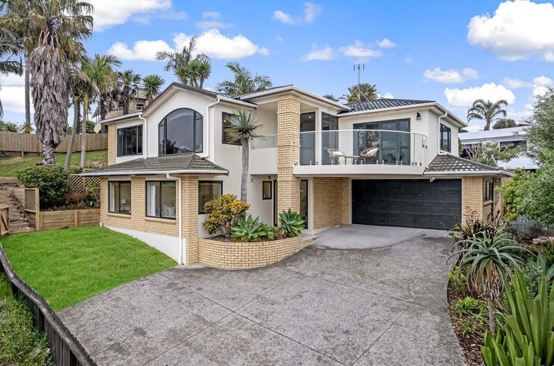 20 Belleaire Court, West Harbour, Auckland - Carousel 1