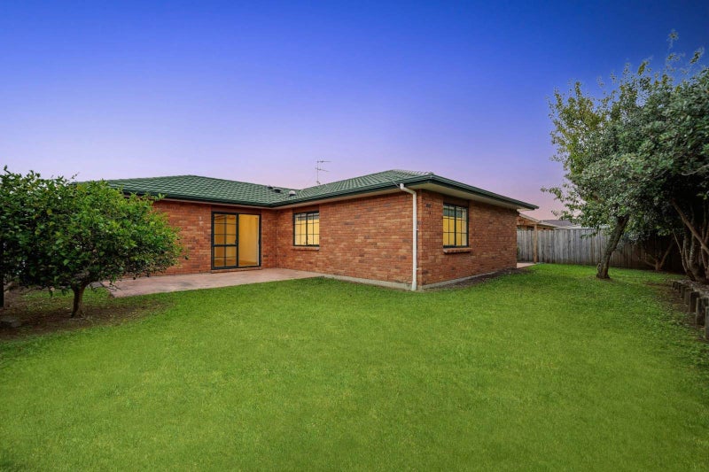 42 Farmdale Court, Flat Bush, Auckland - Carousel 2