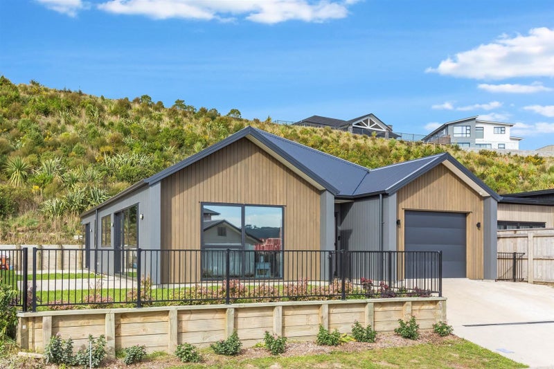 14 Kaiaho Close, Aotea, Porirua - Carousel 1