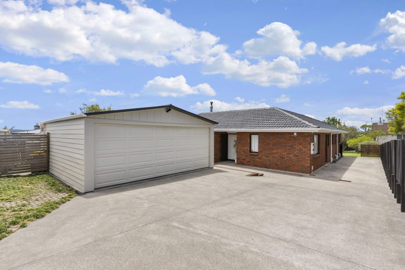 13 Denver Avenue, Sunnyvale, Auckland - Carousel 2