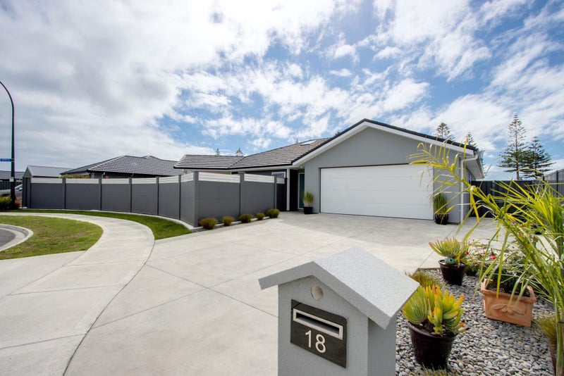 18 Arrow Place, Te Awa, Napier - Carousel 2