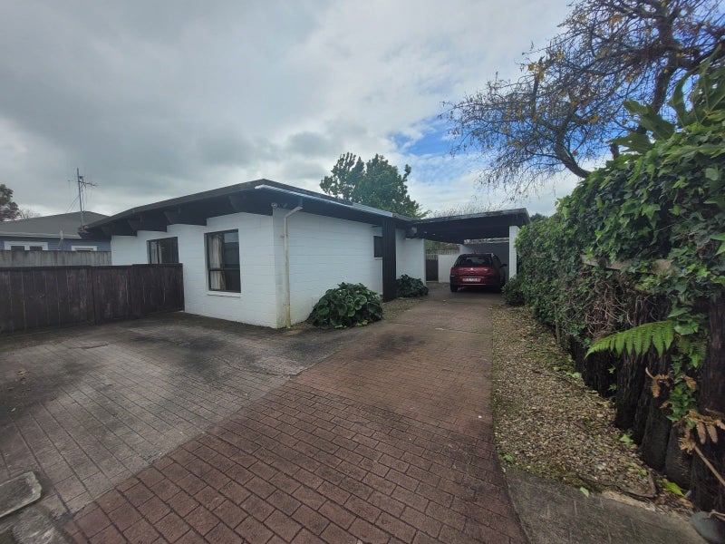 124C Galloway Street, Hamilton East, Hamilton - Carousel 1