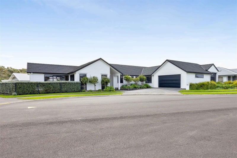 6 Pebble Beach Court, Waiwhakaiho, New Plymouth - Carousel 1