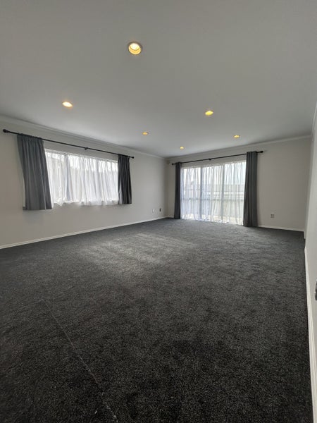 26A Greenhill Crescent, Pakuranga, Auckland - Carousel 2