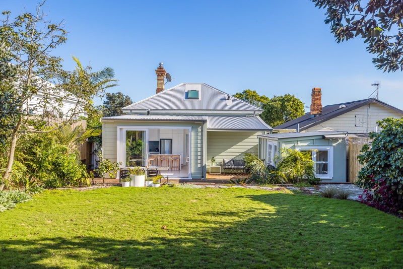18 Millais Street, Grey Lynn, Auckland - Carousel 24