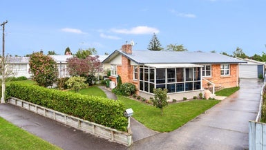 31 Betley Crescent, Fairview Downs, Hamilton - Carousel 1