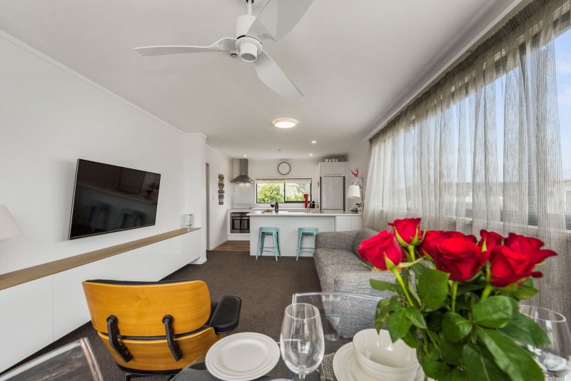 33 Miro Street, Mount Maunganui, Mount Maunganui - Carousel 2
