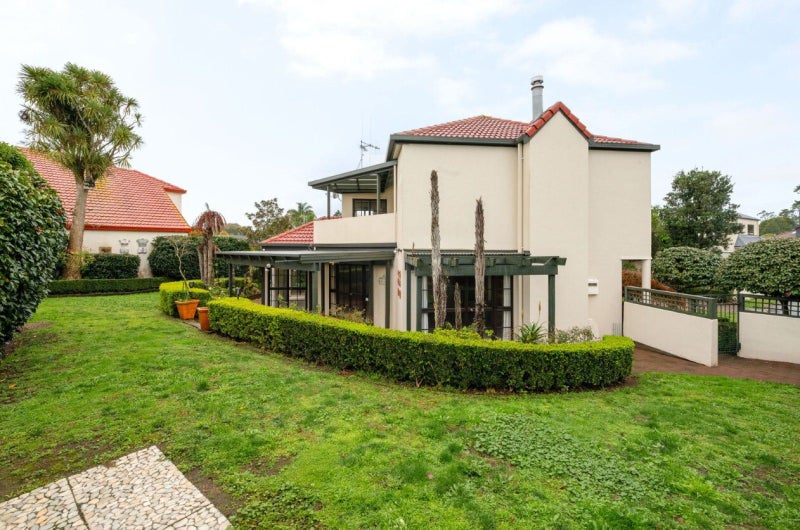 22 Arcus Street, St Andrews, Hamilton - Carousel 2
