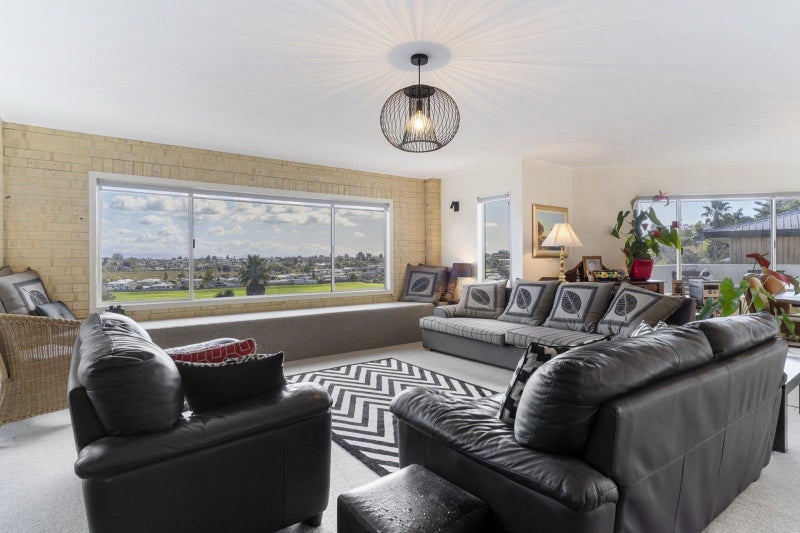 5 Cynthia Place, Bellevue, Tauranga - Carousel 1