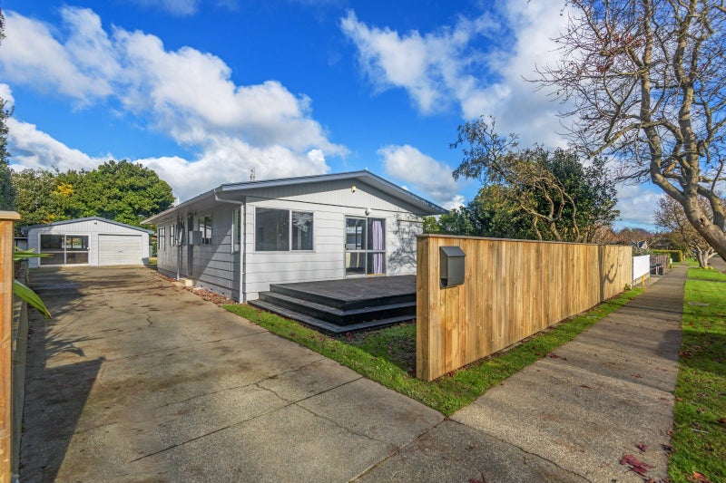 15 Racecourse Road, Awapuni, Palmerston North - Carousel 1