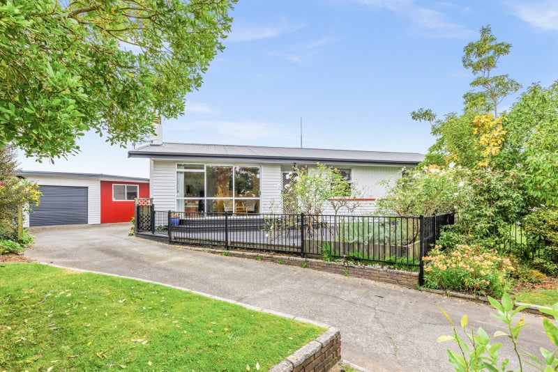 12 Liverpool Crescent, Tamatea, Napier - Carousel 1