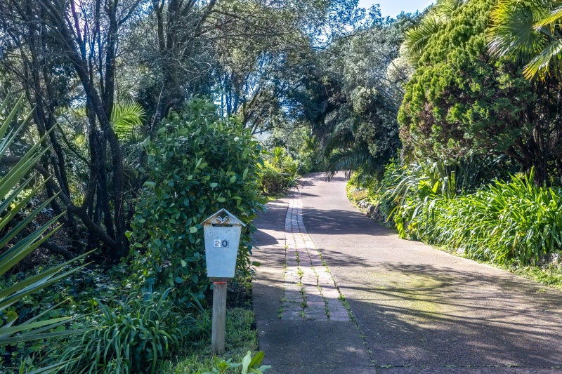 20 Bay Road, Ostend, Waiheke Island - Carousel 2